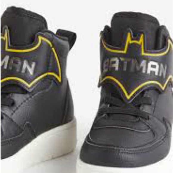 H&M Batman Black High Top Sneakers with Velcro Closure - Picture 2 of 13